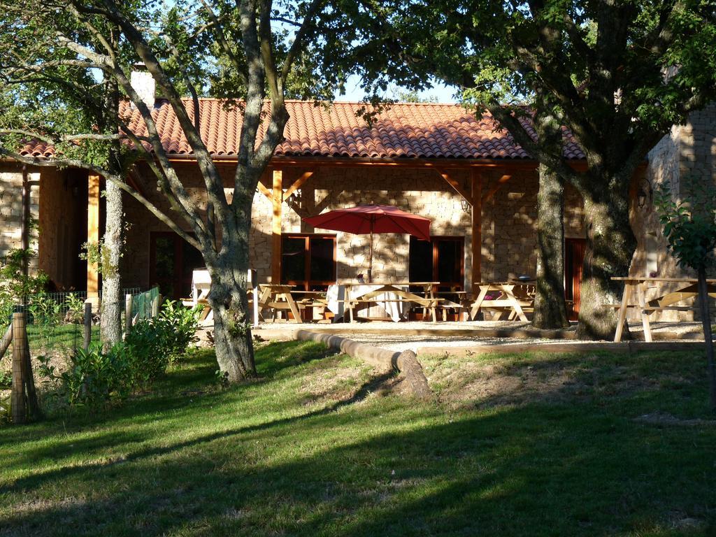 Auberge Les Tables Du Ban Saint-Pierre-la-Palud Exteriér fotografie